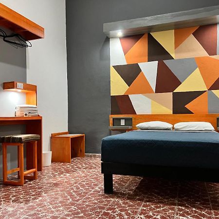Bed and Breakfast Casa Aura Морелия Экстерьер фото