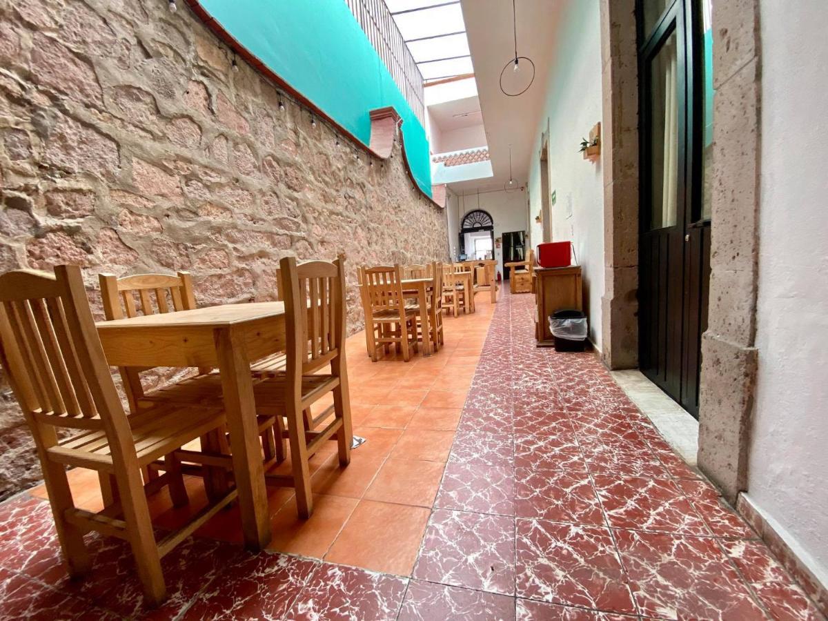 Bed and Breakfast Casa Aura Морелия Экстерьер фото