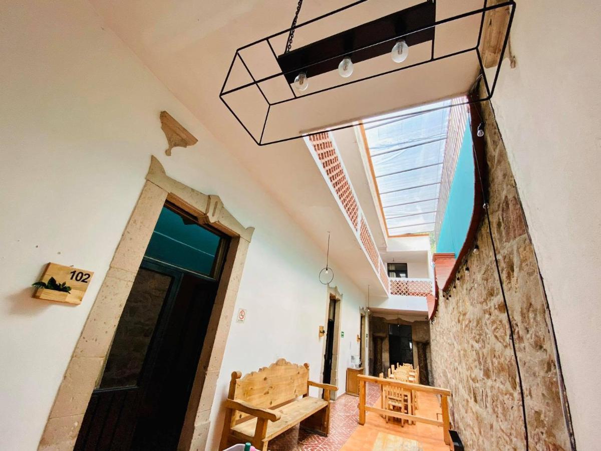 Bed and Breakfast Casa Aura Морелия Экстерьер фото