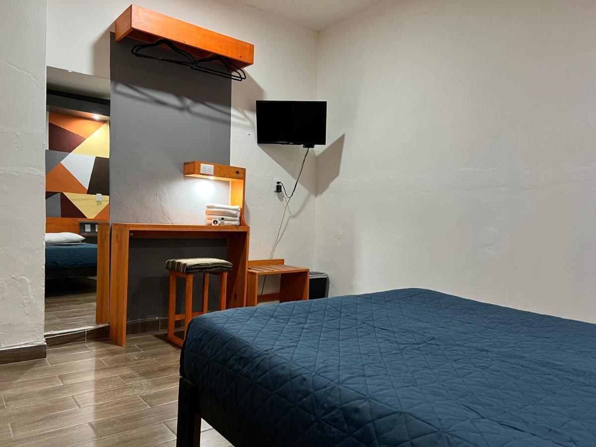 Bed and Breakfast Casa Aura Морелия Экстерьер фото