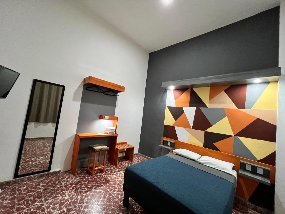 Bed and Breakfast Casa Aura Морелия Экстерьер фото