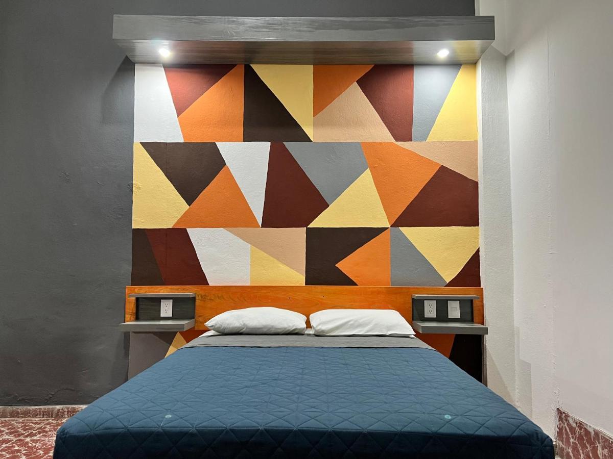 Bed and Breakfast Casa Aura Морелия Экстерьер фото