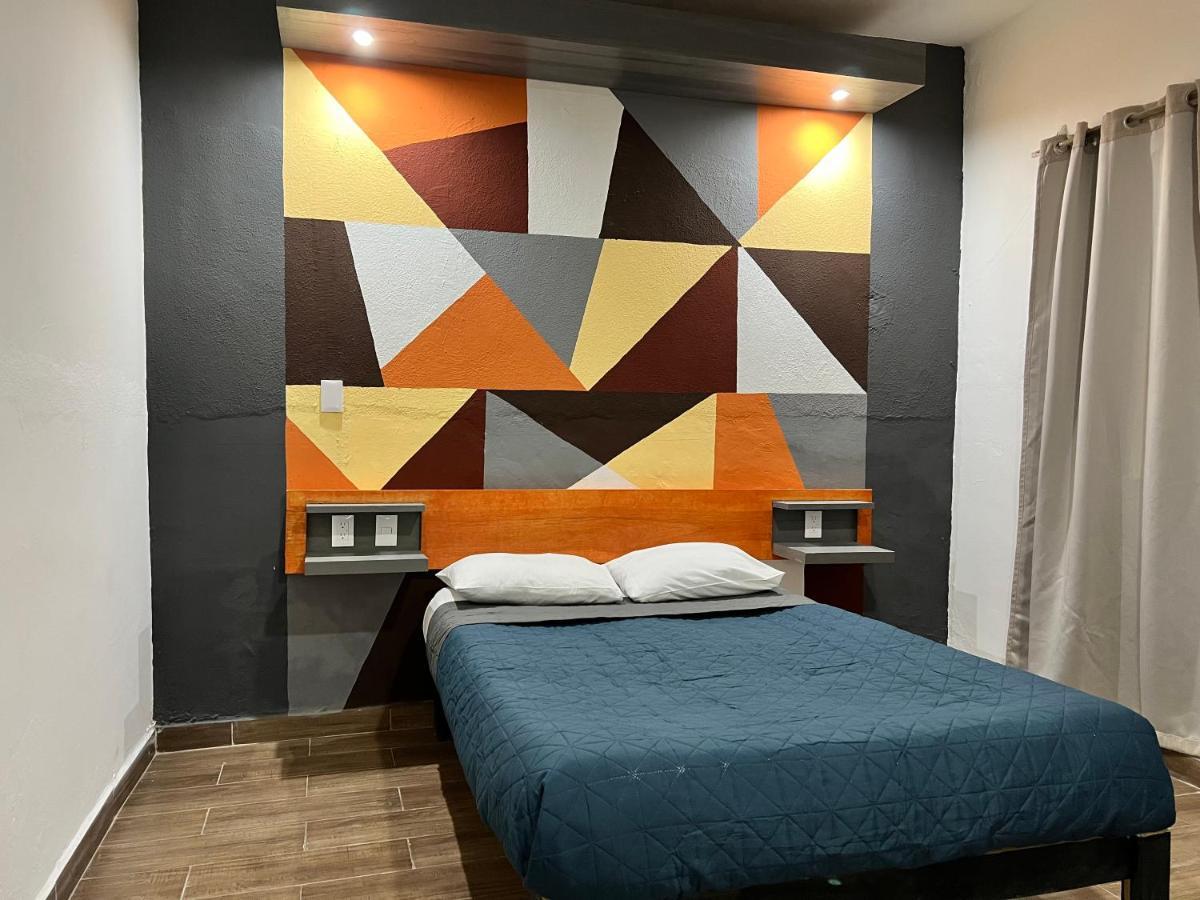 Bed and Breakfast Casa Aura Морелия Экстерьер фото