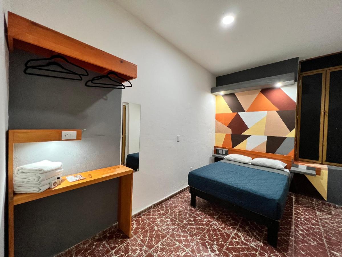 Bed and Breakfast Casa Aura Морелия Экстерьер фото